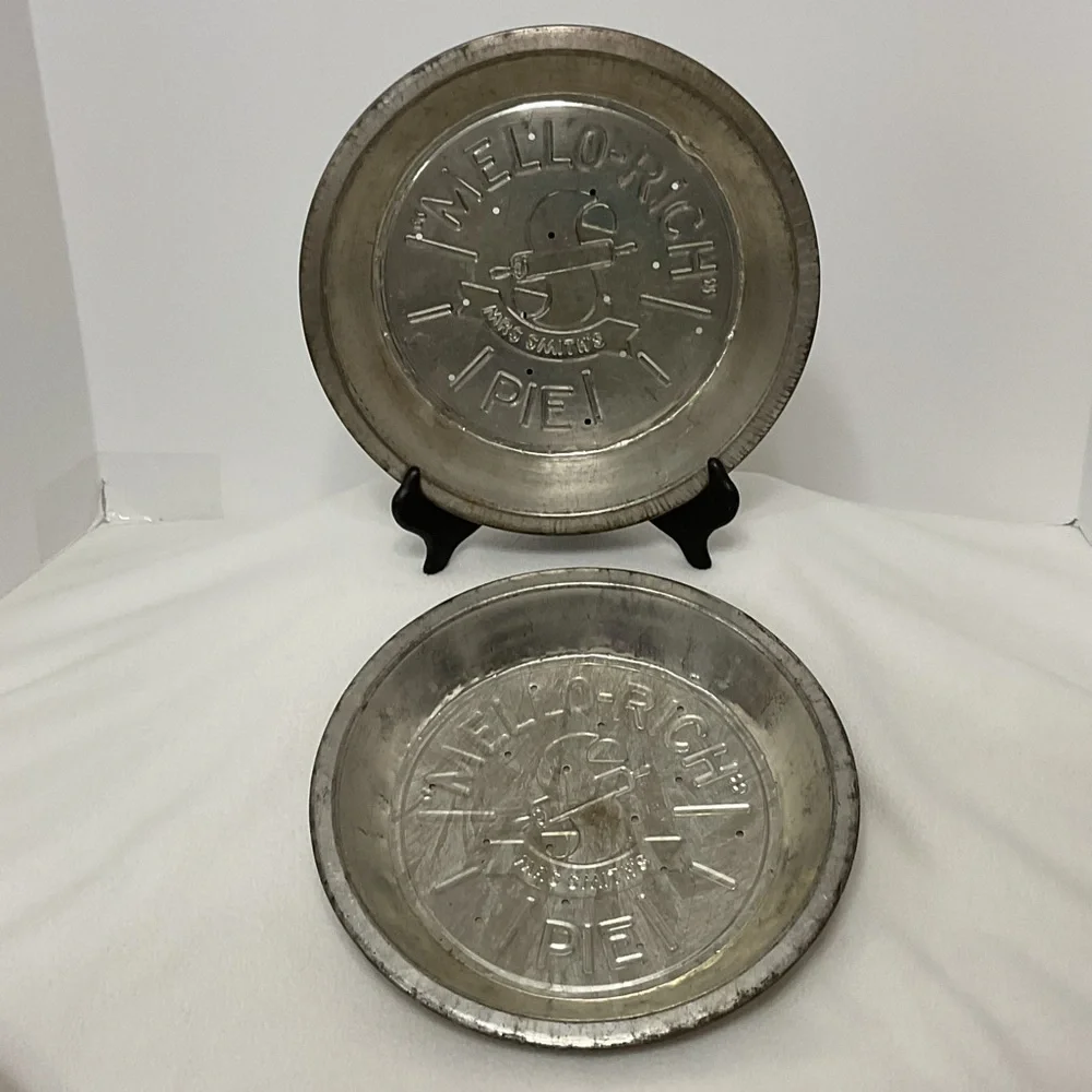 2 VINTAGE MRS. SMITH PIE PANS